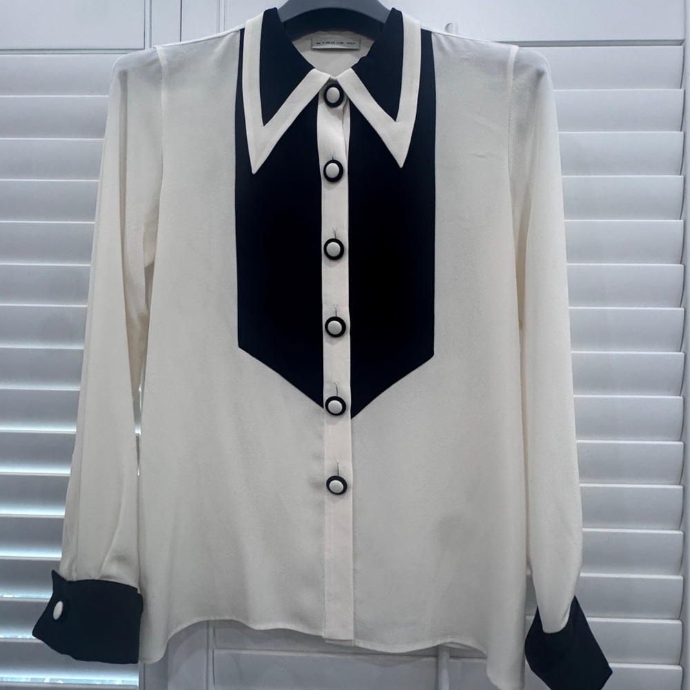 Etro Retro Style Silk Black & Cream Blouse with Collar. Never been worn